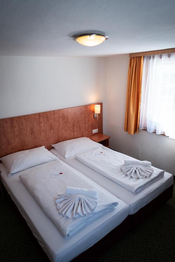 Hotel Tauernpasshoehe Обертауерн Екстериор снимка
